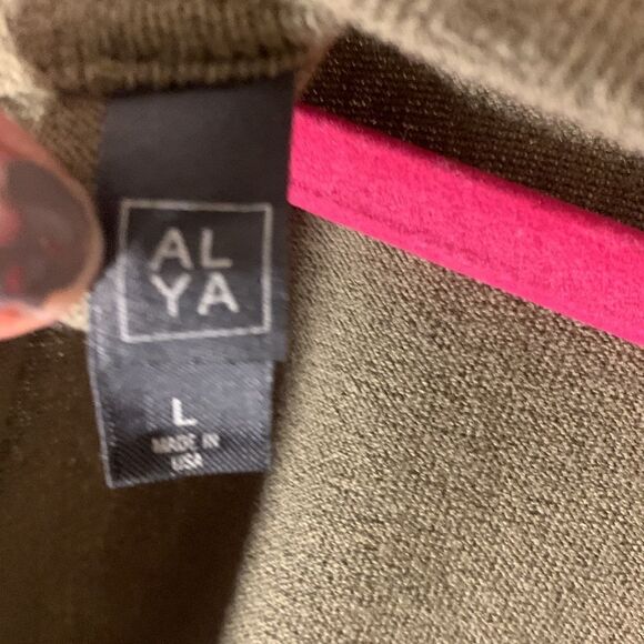 Alya Francesca’s EUC green open back short sleeve shirt Size Large - Picture 4 of 5